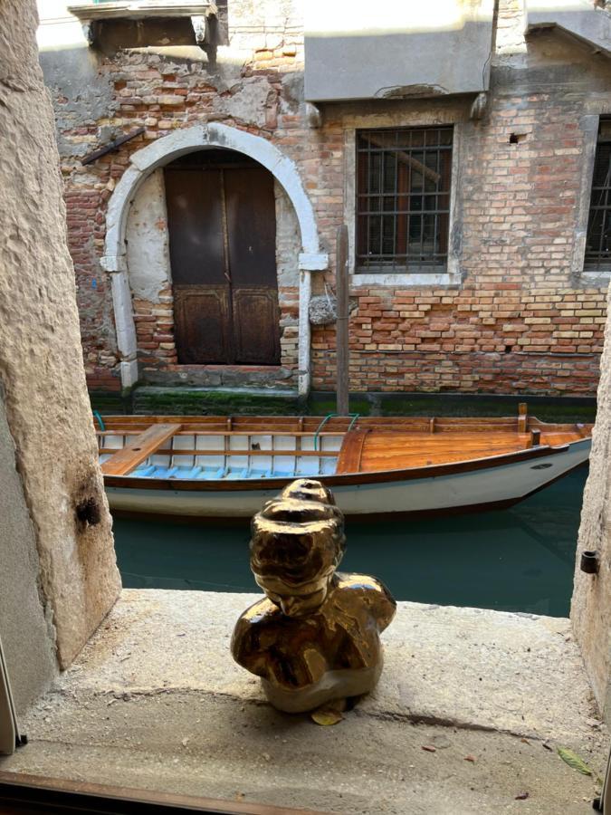 Casa Al Ponte Scudi - 4 Windows On The Canal Venecia Exterior foto